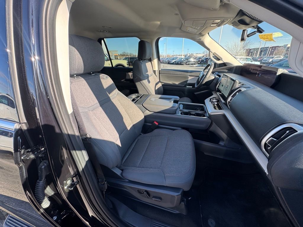 Certified 2025 Ford Expedition Active image 16