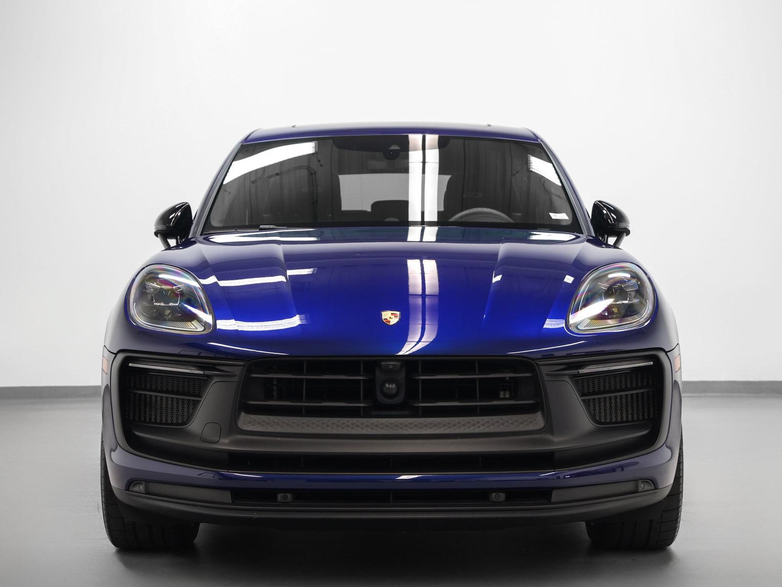 Certified 2024 Porsche Macan GTS w/ GTS Sport Package AWD/4WD image 8