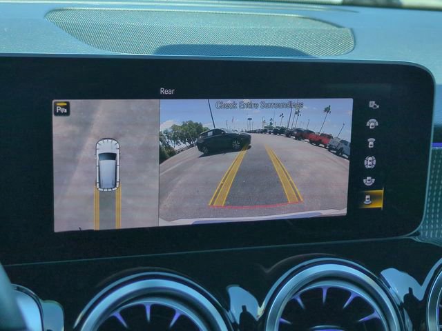 Used 2021 Mercedes-Benz GLB 250 4MATIC image 25