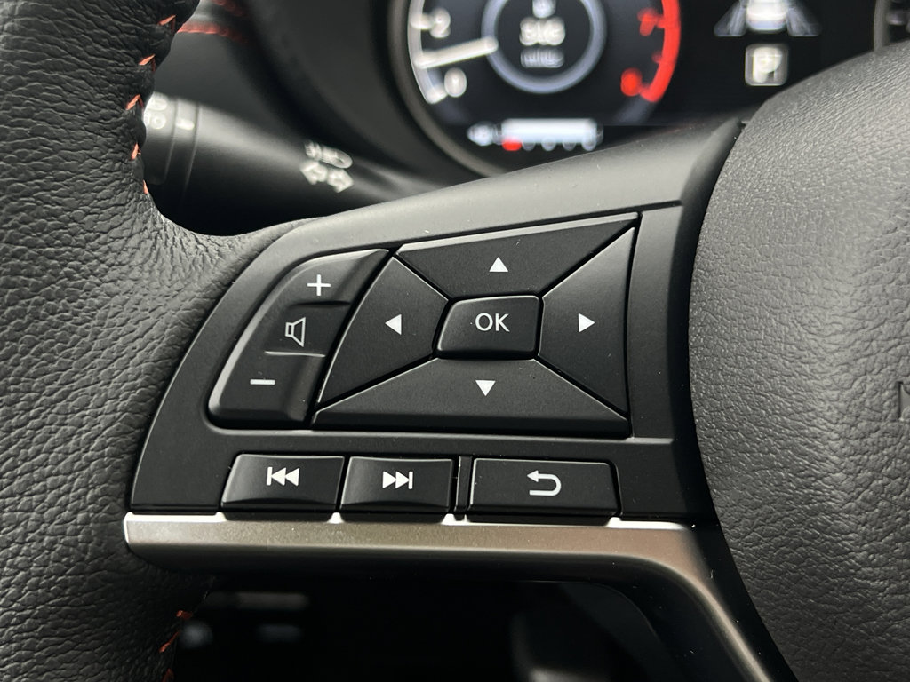 New 2025 Nissan Versa SR w/ Trunk Package image 19