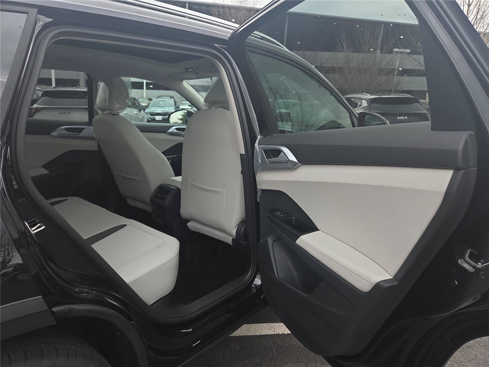 New 2026 Volkswagen Taos SE AWD/4WD image 29