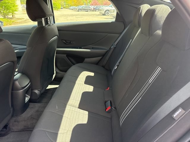 Used 2025 Hyundai Elantra Sport FWD image 22
