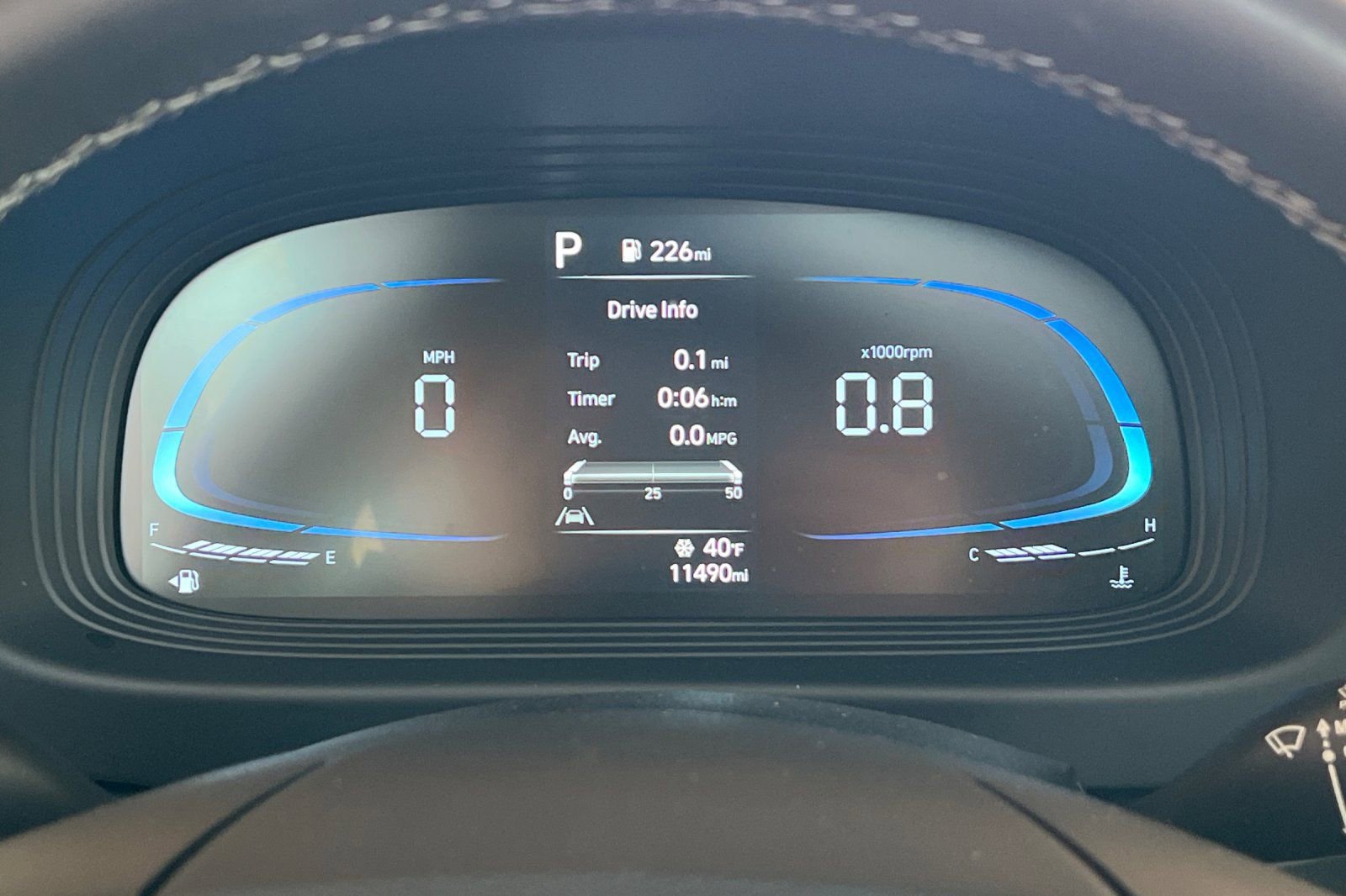 Used 2025 Hyundai Venue SEL image 35