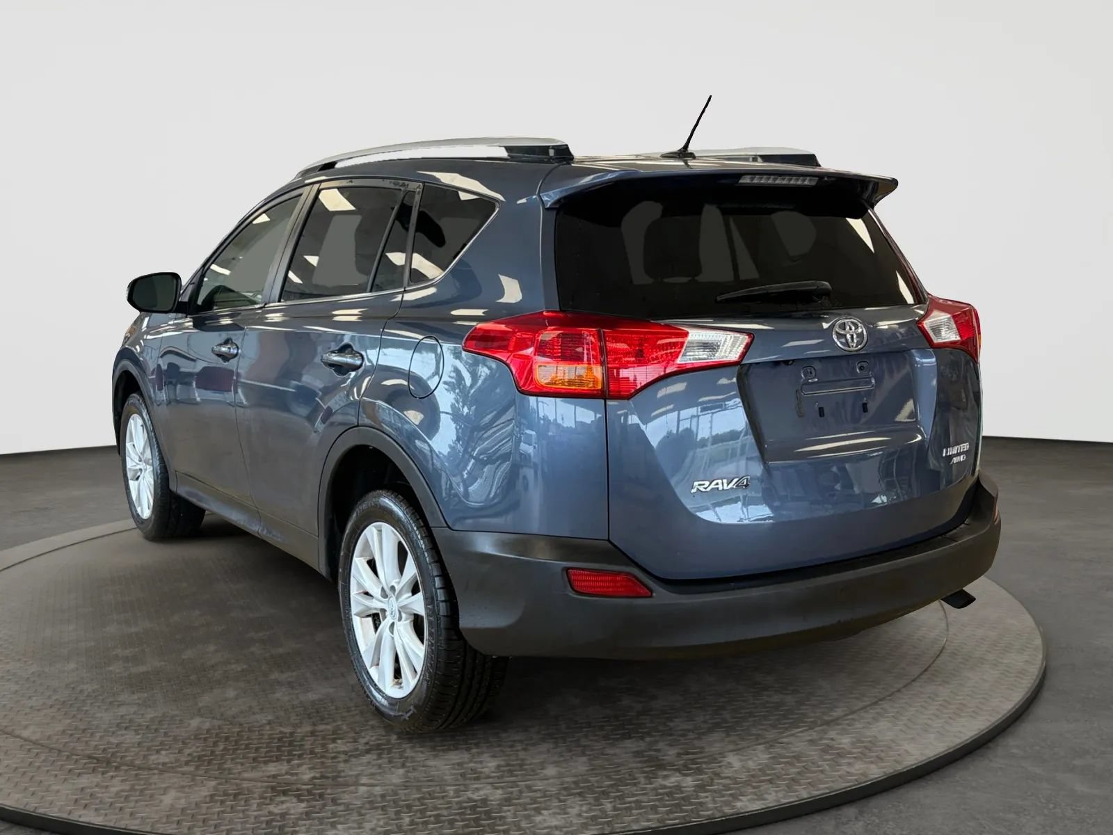 Used 2014 Toyota RAV4 Limited AWD/4WD image 8