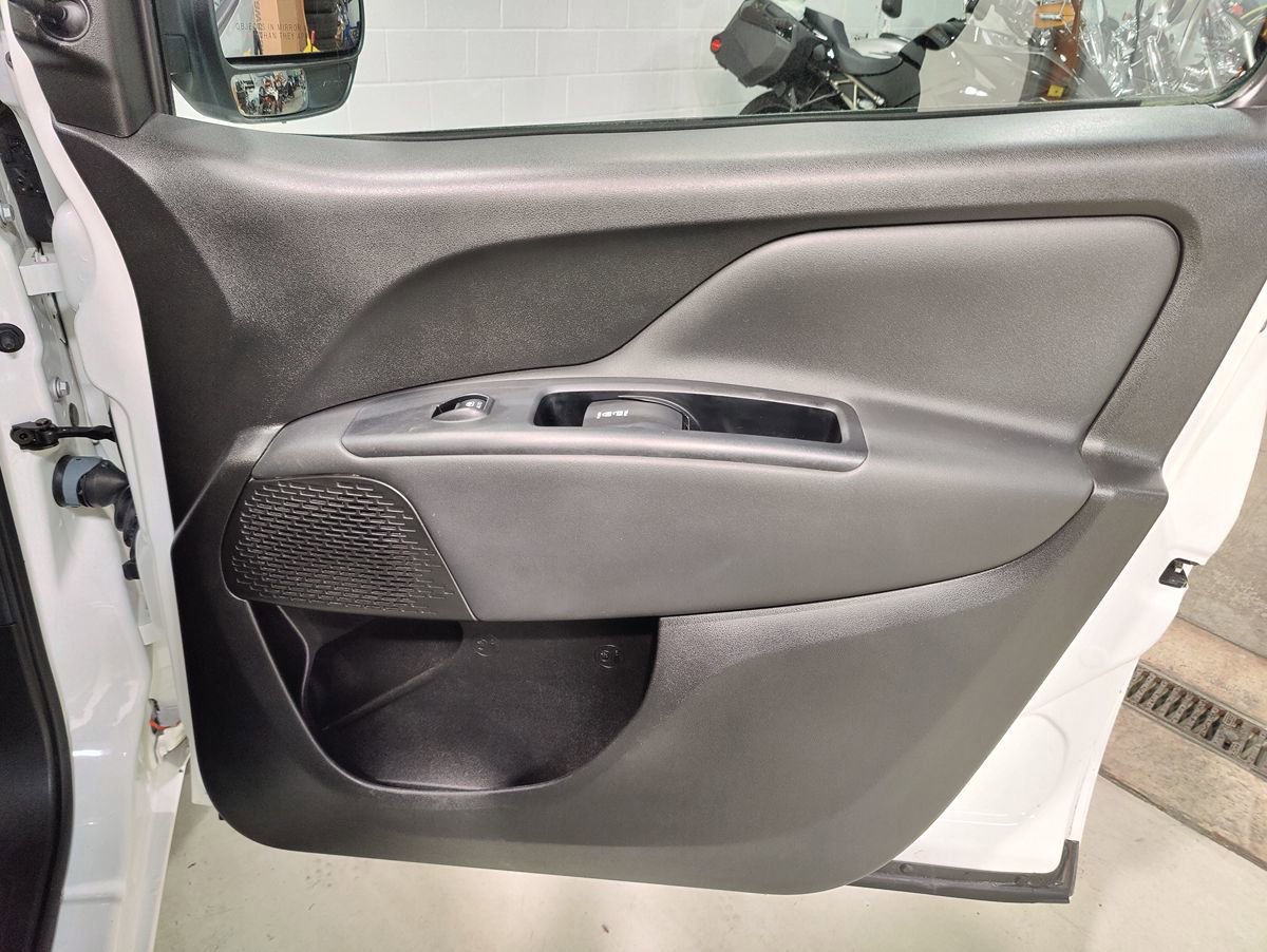 Used 2022 RAM ProMaster City Tradesman FWD image 12