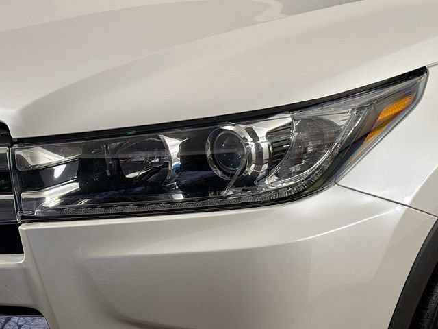 Used 2019 Toyota Highlander Limited image 21
