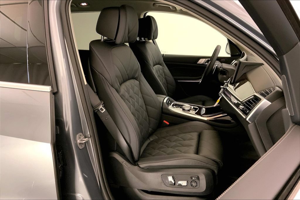 New 2026 BMW X7 xDrive40i AWD/4WD image 7