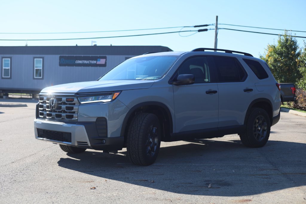 New 2026 Honda Pilot TrailSport image 3