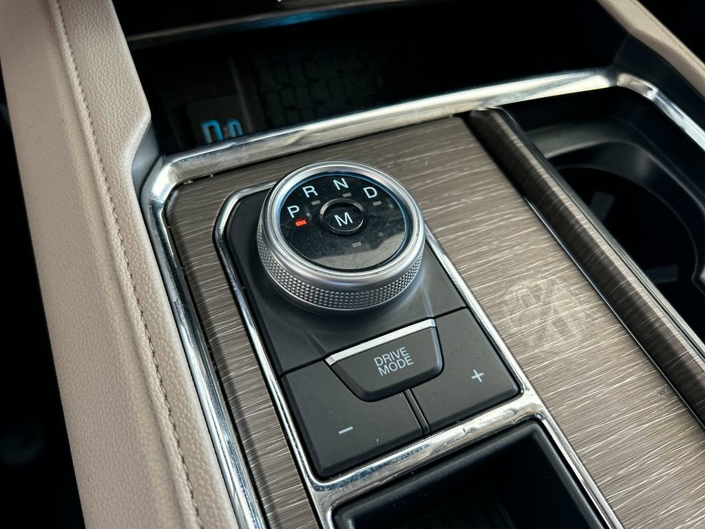 Used 2024 Ford Expedition Limited image 32