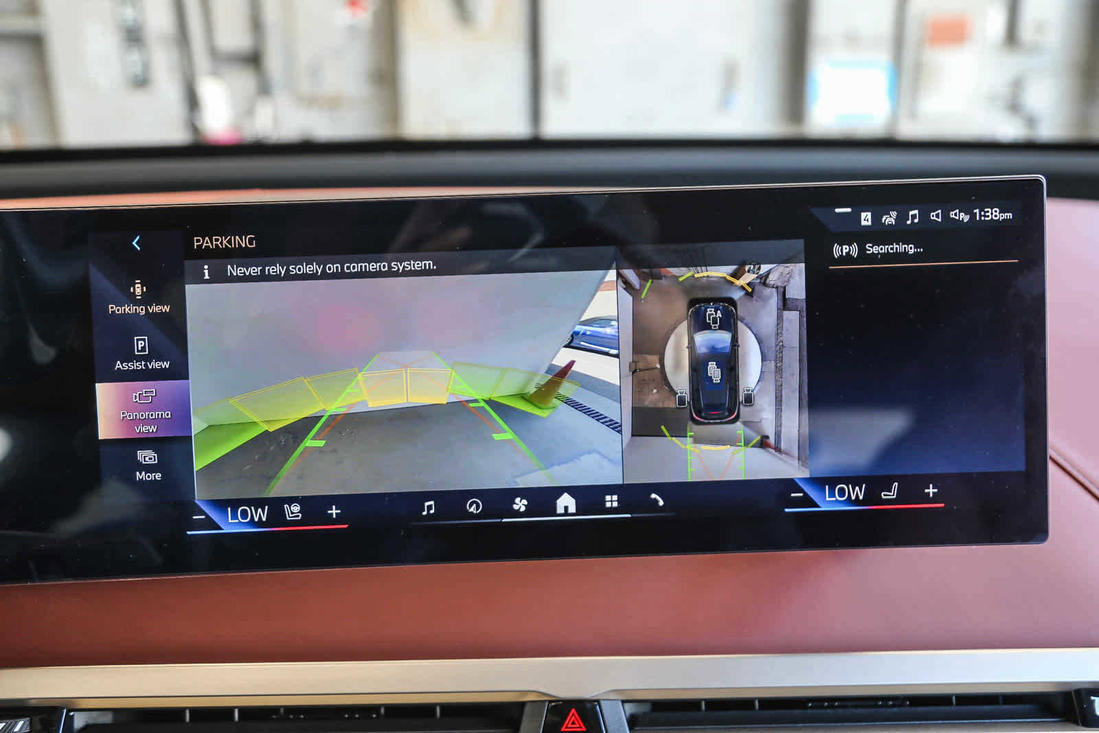 Used 2025 BMW iX xDrive50 w/ Premium Package image 24