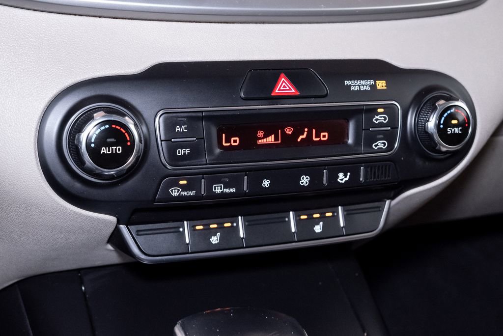 Used 2020 Kia Sorento LX w/ LX I4 Convenience Package image 16