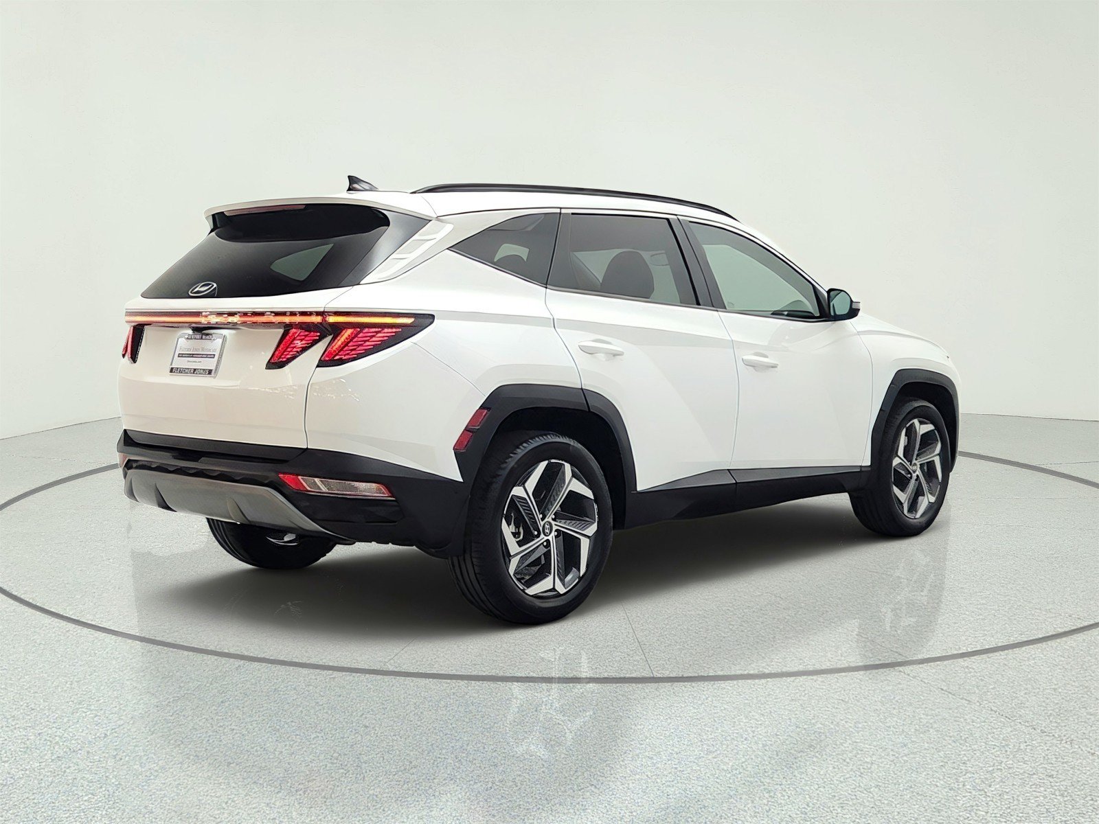Used 2022 Hyundai Tucson Limited w/ Cargo Package AWD/4WD image 5
