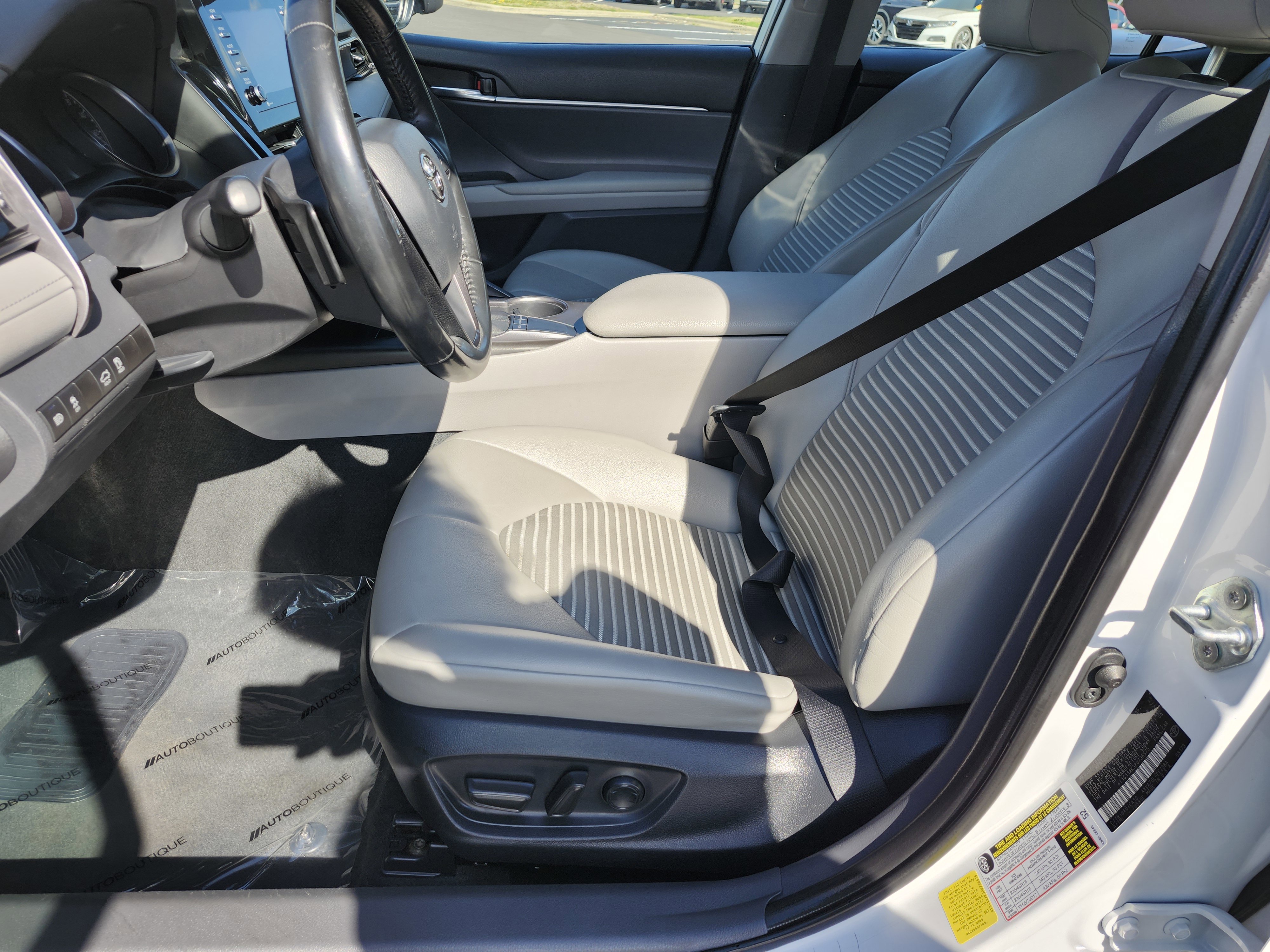 Used 2023 Toyota Camry SE image 17