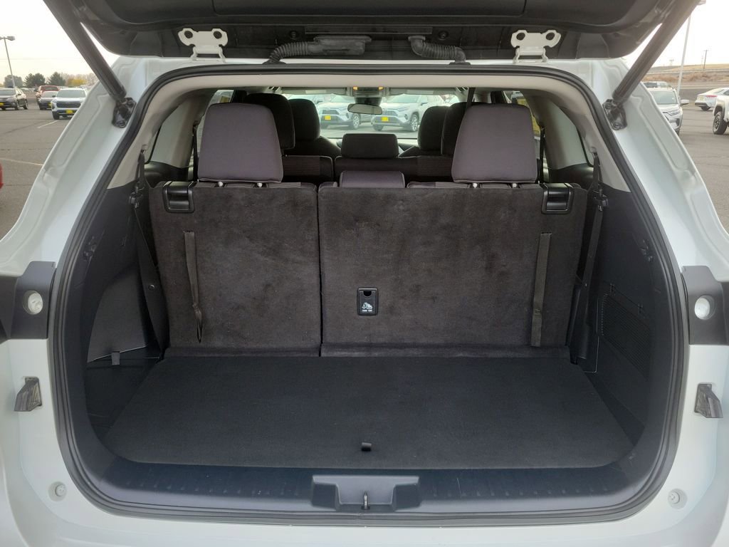 Used 2023 Toyota Highlander LE image 26