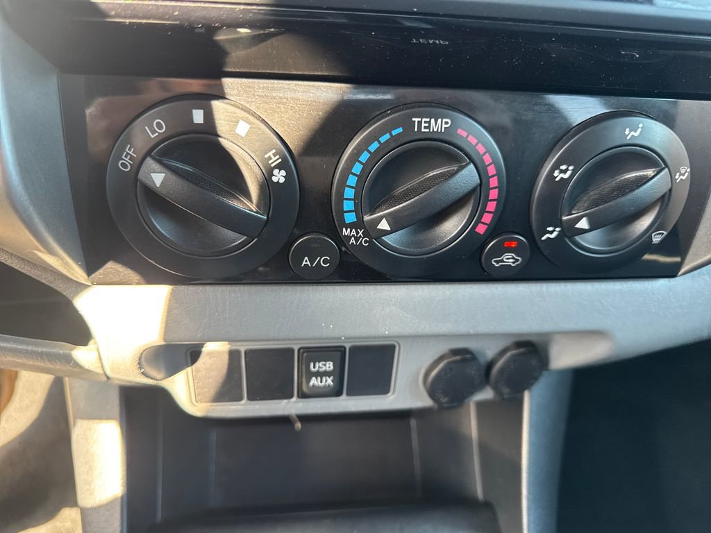 Used 2015 Toyota Tacoma 4x4 Access Cab V6 w/ TRD Sport Package image 27