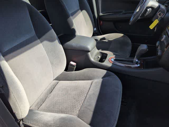 Used 2011 Chevrolet Impala LT FWD image 21