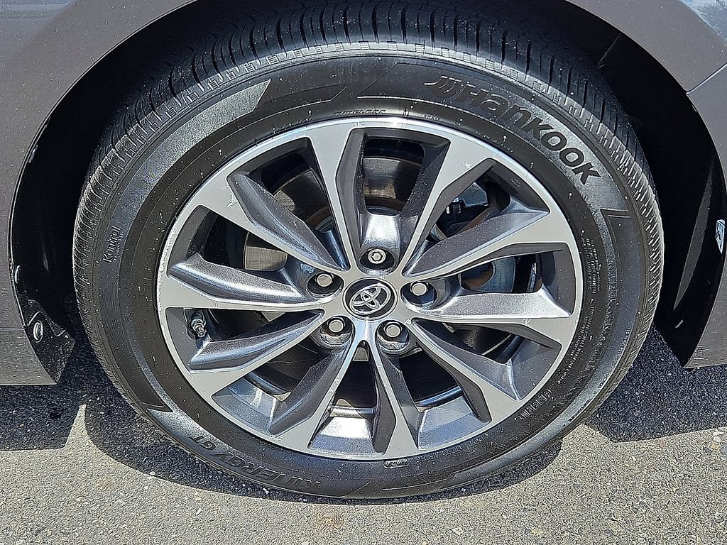 Used 2016 Toyota Avalon XLE Premium FWD image 26