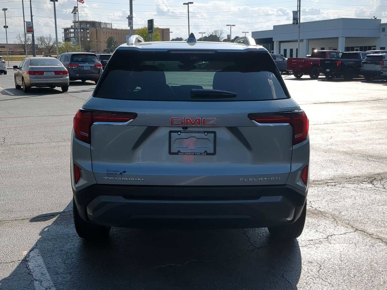 Used 2026 GMC Terrain Elevation w/ Elevation Premium Package image 7