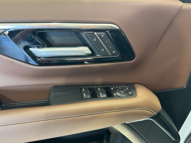 New 2027 Chevrolet Suburban High Country w/ Sun And Tow Package AWD/4WD image 6