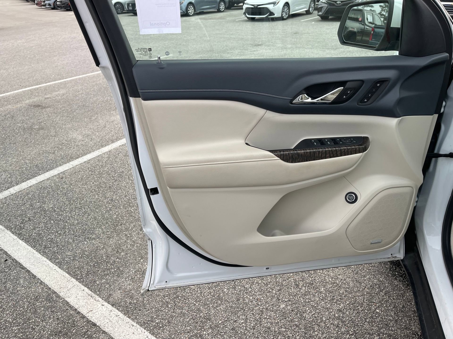 Used 2020 GMC Acadia Denali w/ Trailering Package image 10