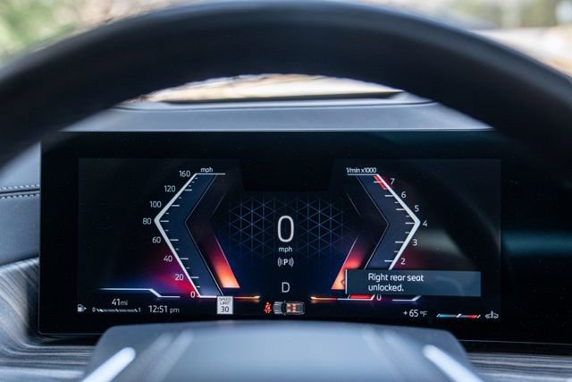 Used 2023 BMW X7 xDrive40i w/ Parking Assistance Package AWD/4WD image 33