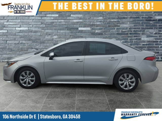 Used 2022 Toyota Corolla LE FWD image 2