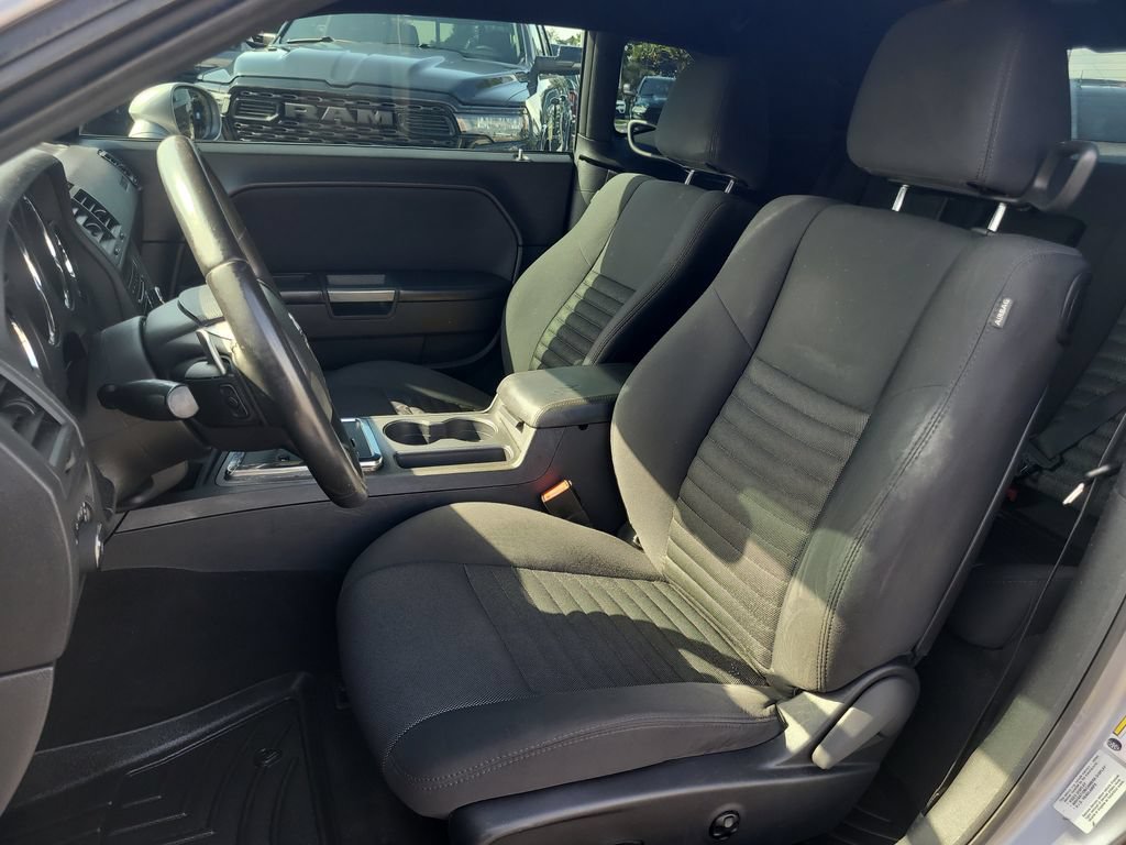 Used 2014 Dodge Challenger R/T RWD image 13