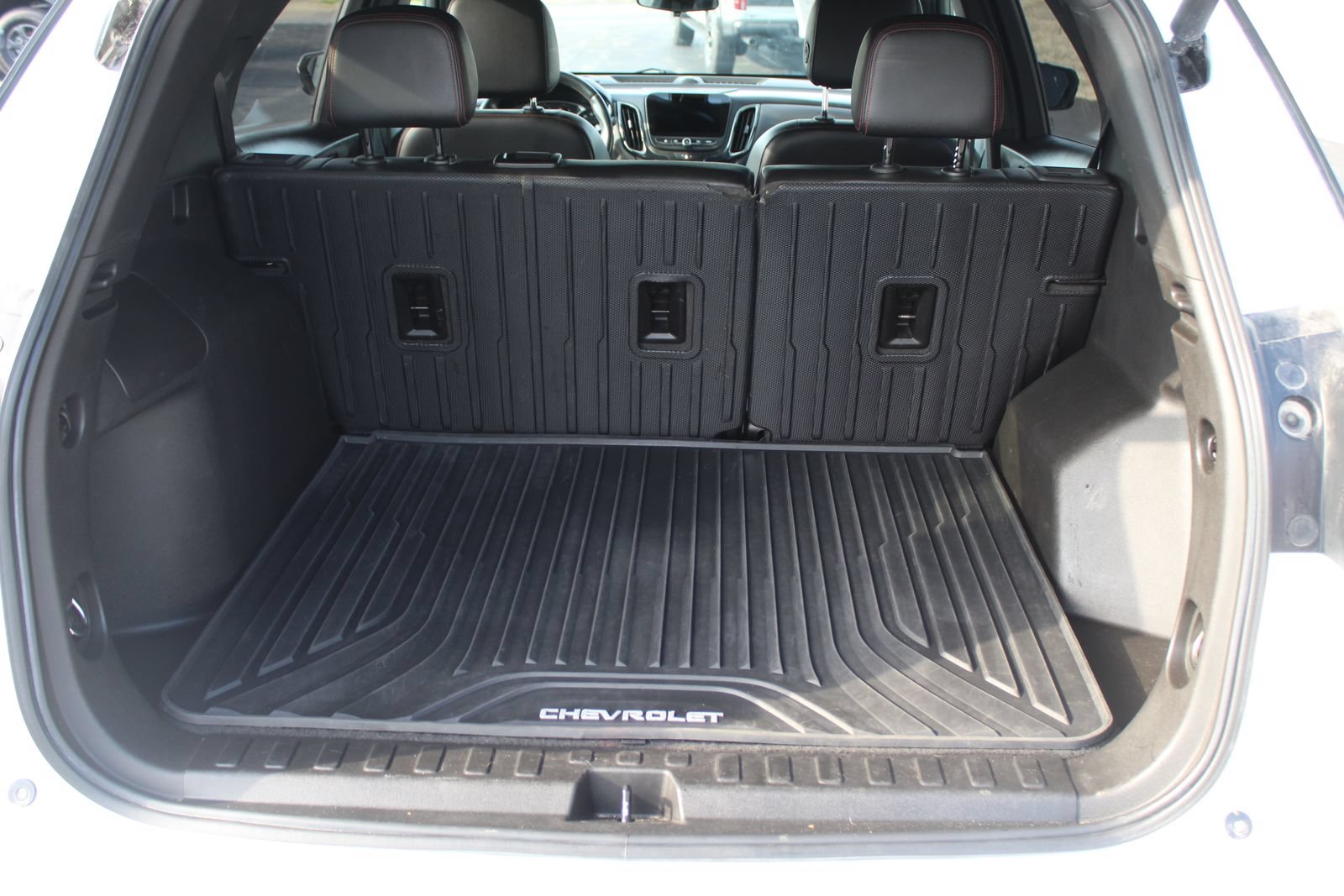Used 2022 Chevrolet Equinox RS w/ RS Leather Package FWD image 16