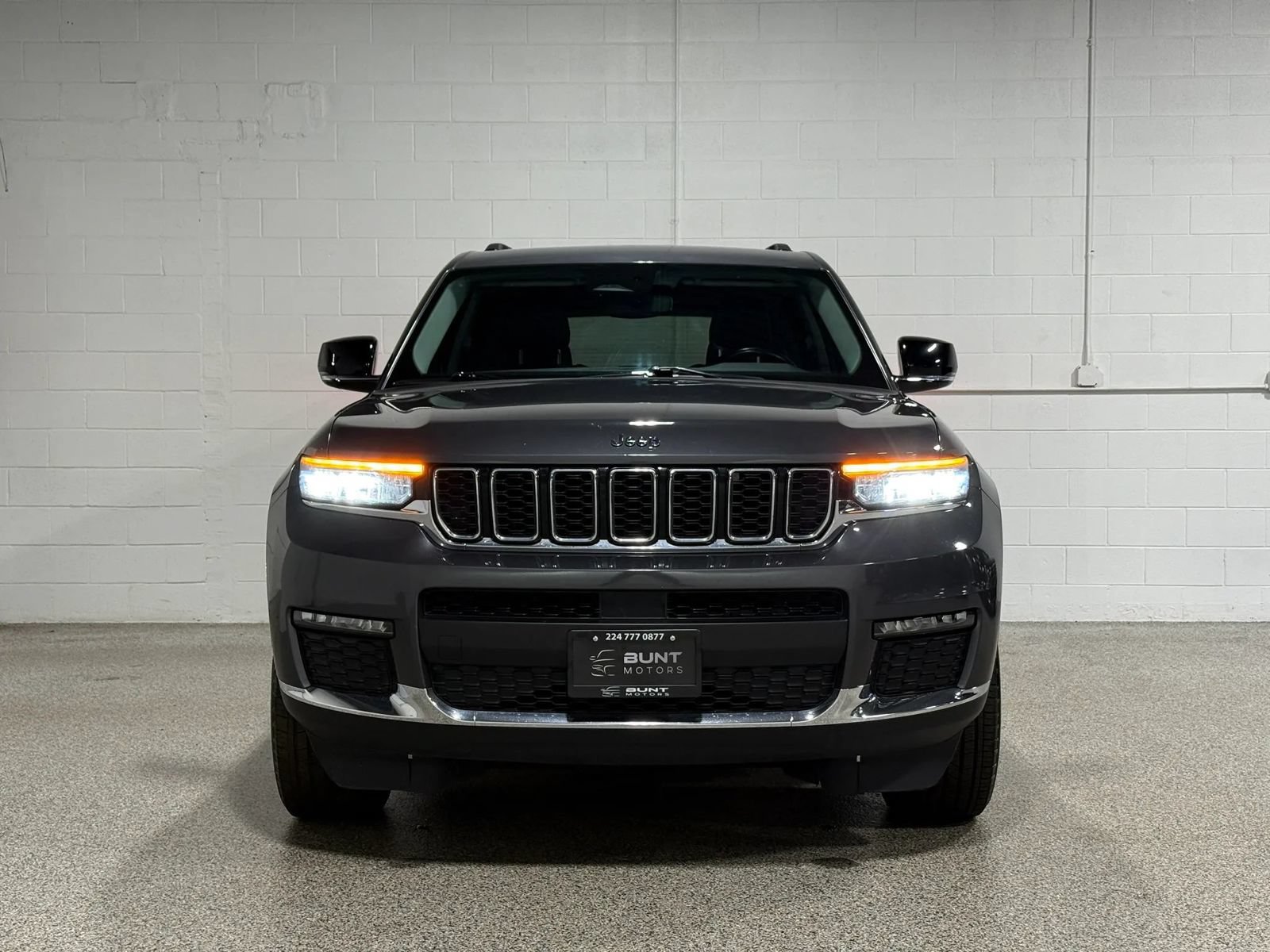 Used 2021 Jeep Grand Cherokee L Limited AWD/4WD image 3