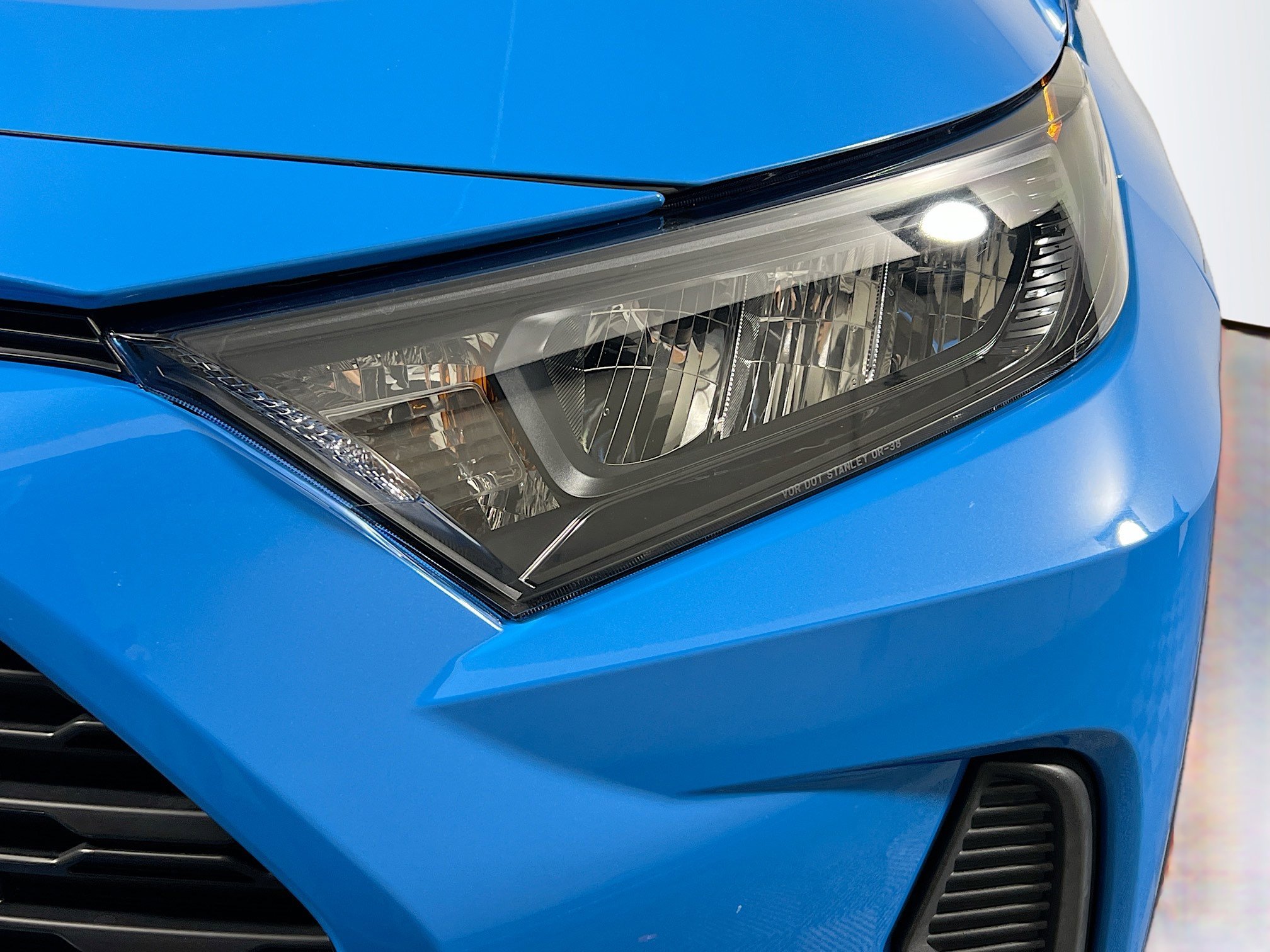 Used 2019 Toyota RAV4 LE image 11