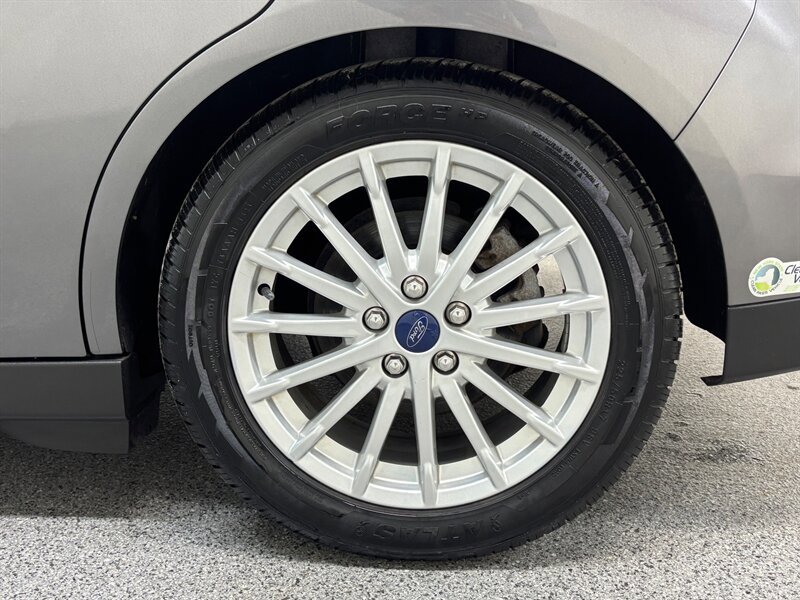 Used 2014 Ford C-MAX Energi SEL w/ Equipment Group 301A image 9