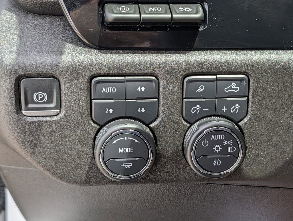Used 2024 Chevrolet Silverado 3500 High Country w/ High Country Premium Package AWD/4WD image 23
