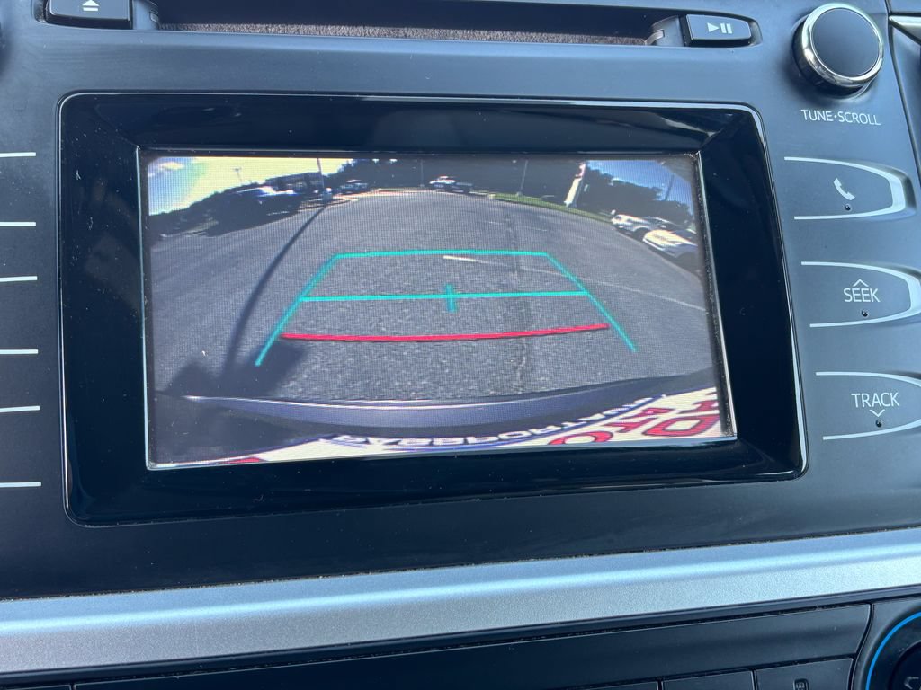 Used 2019 Toyota Highlander LE AWD/4WD image 24