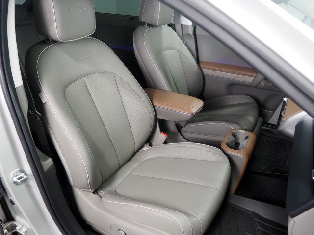 Used 2024 Hyundai Ioniq 5 AWD Limited image 2