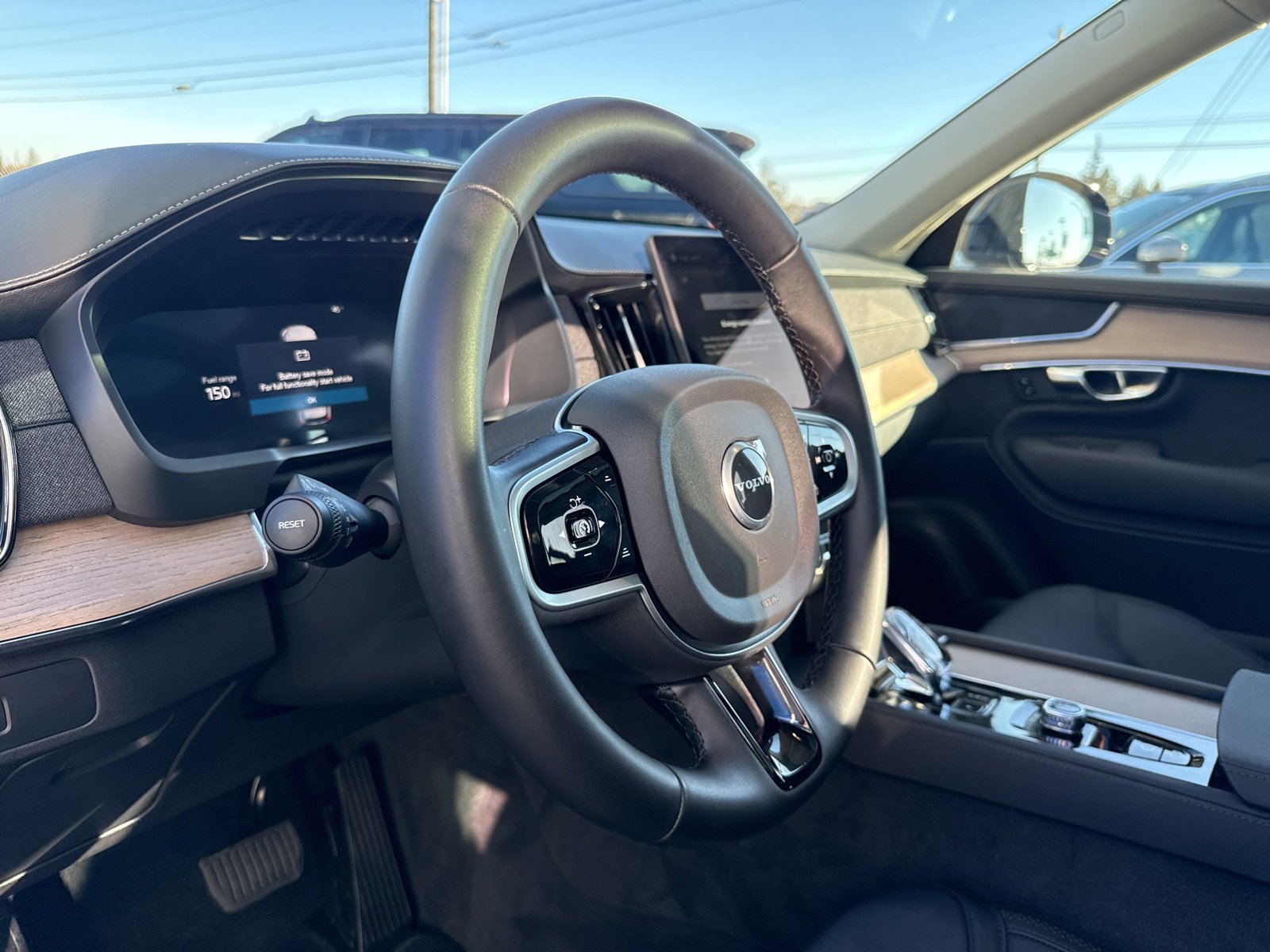 Certified 2025 Volvo XC90 B6 Plus image 20