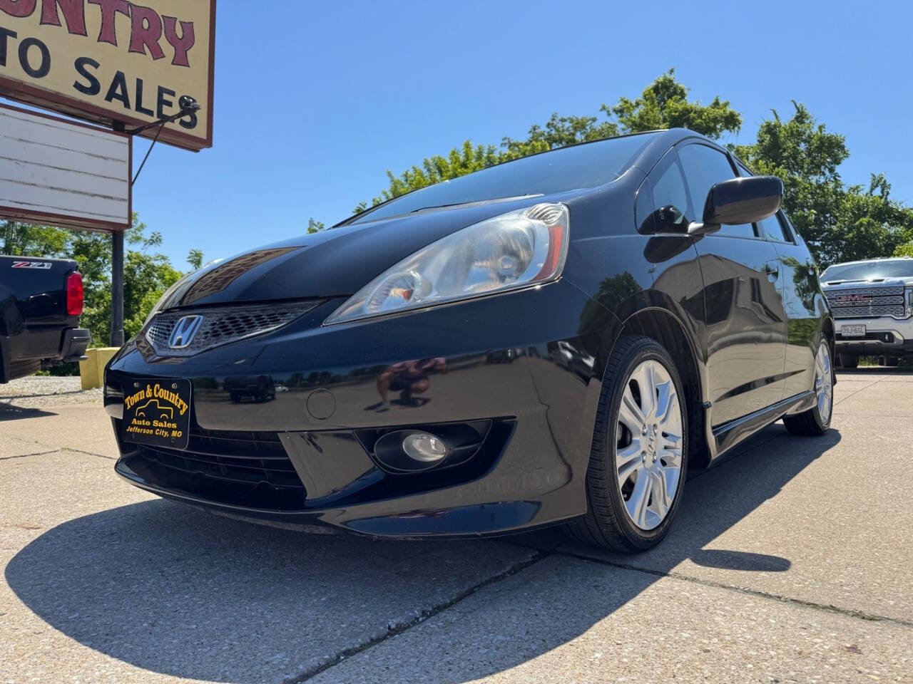 Used 2011 Honda Fit Sport image 1
