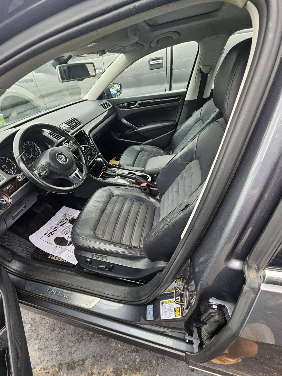 Used 2014 Volkswagen Passat 1.8T SEL Premium FWD image 12