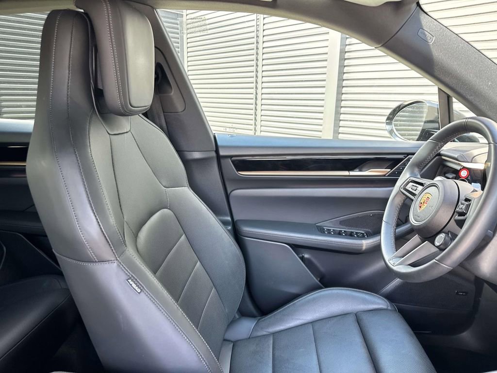 Certified 2024 Porsche Macan 4 Electric image 16