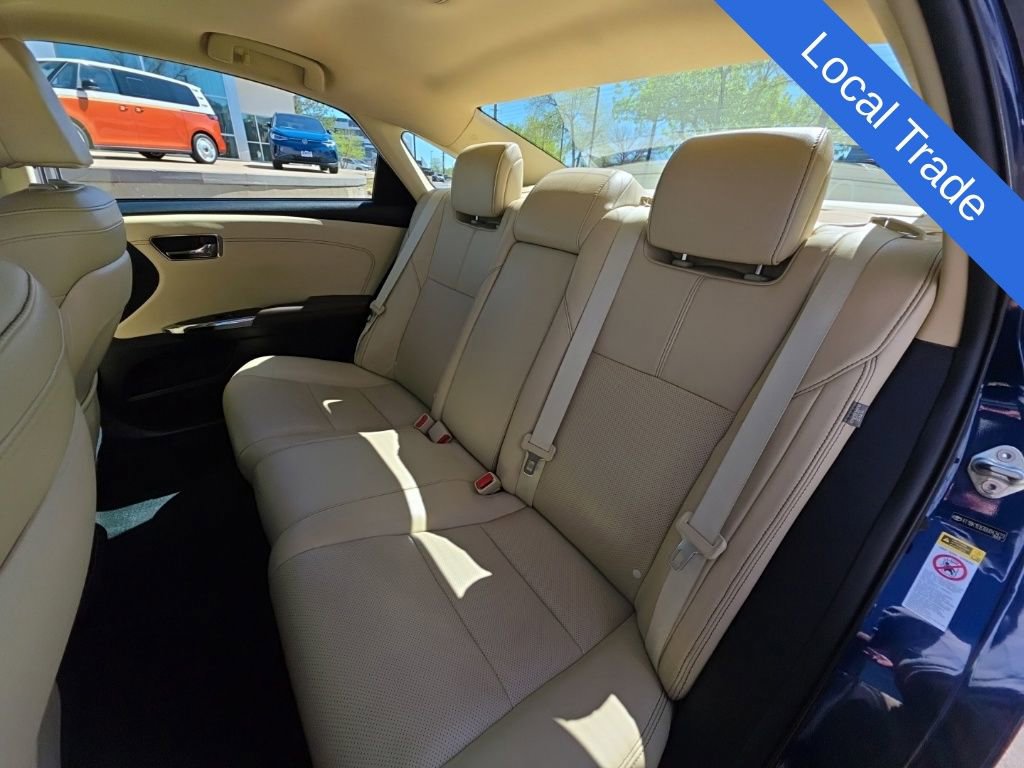 Used 2013 Toyota Avalon Limited w/ Technology Pkg FWD image 23