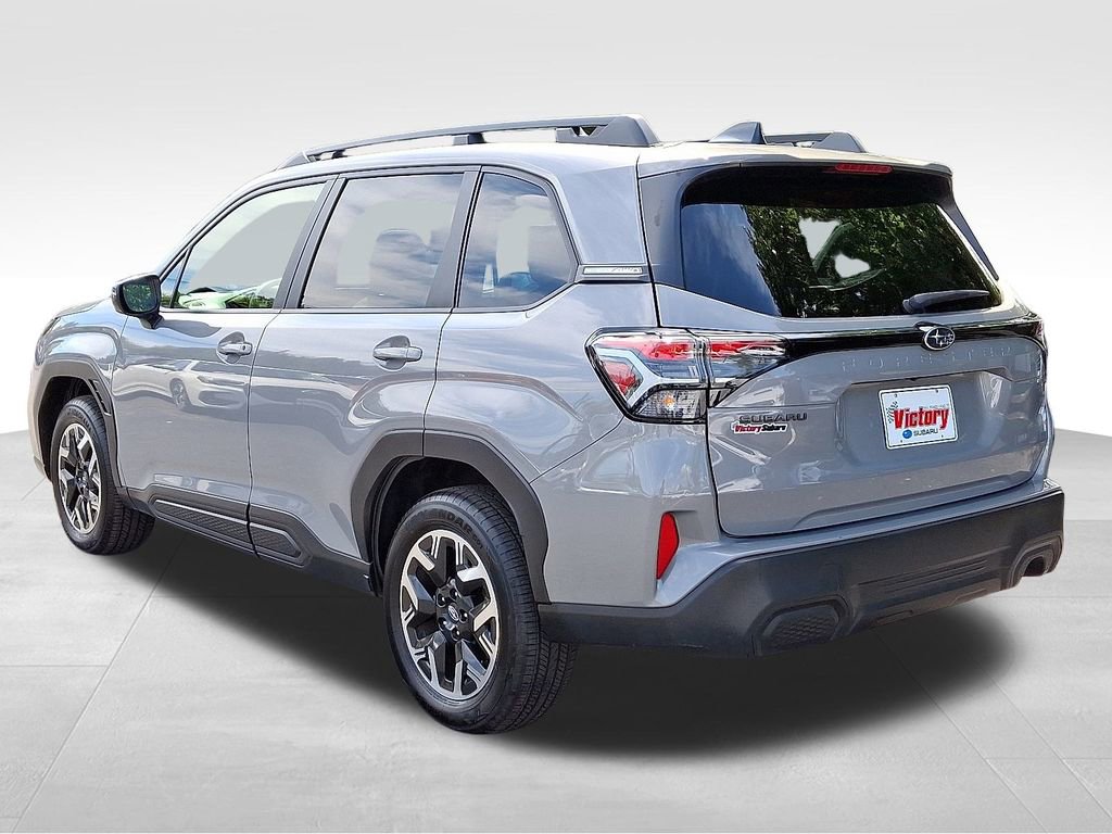 Used 2025 Subaru Forester Premium image 4