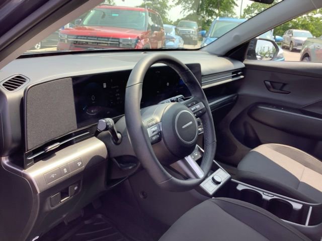 Used 2025 Hyundai Kona SEL image 16
