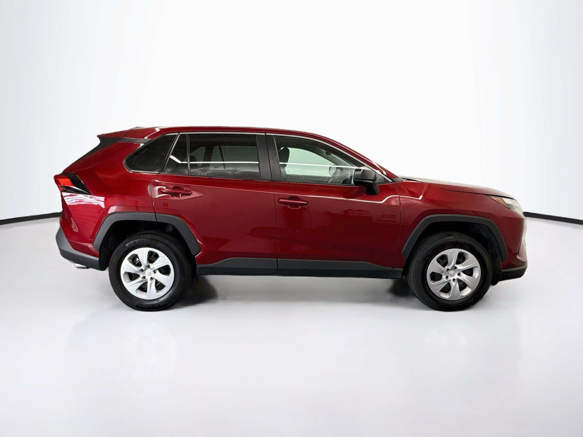 Used 2025 Toyota RAV4 LE AWD/4WD image 10