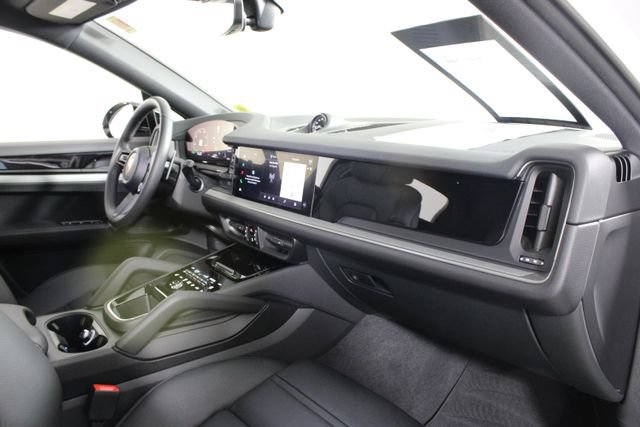 Certified 2026 Porsche Cayenne Coupe AWD/4WD image 26