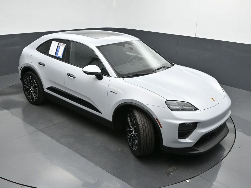Used 2024 Porsche Macan 4 Electric w/ Premium Package image 44