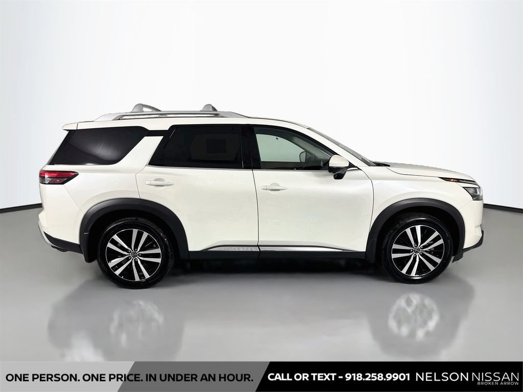 Certified 2024 Nissan Pathfinder Platinum w/ Cargo Package AWD/4WD image 4