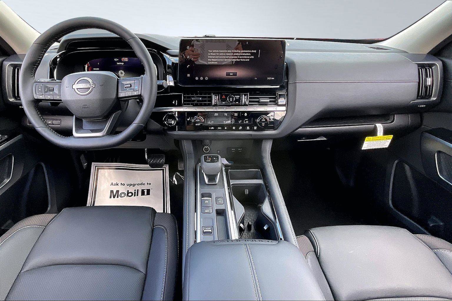 New 2026 Nissan Pathfinder SL image 6