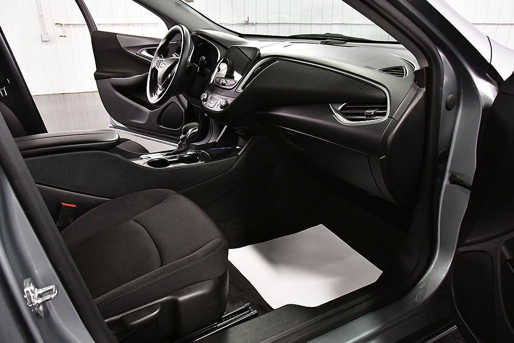 Used 2024 Chevrolet Malibu LT image 27