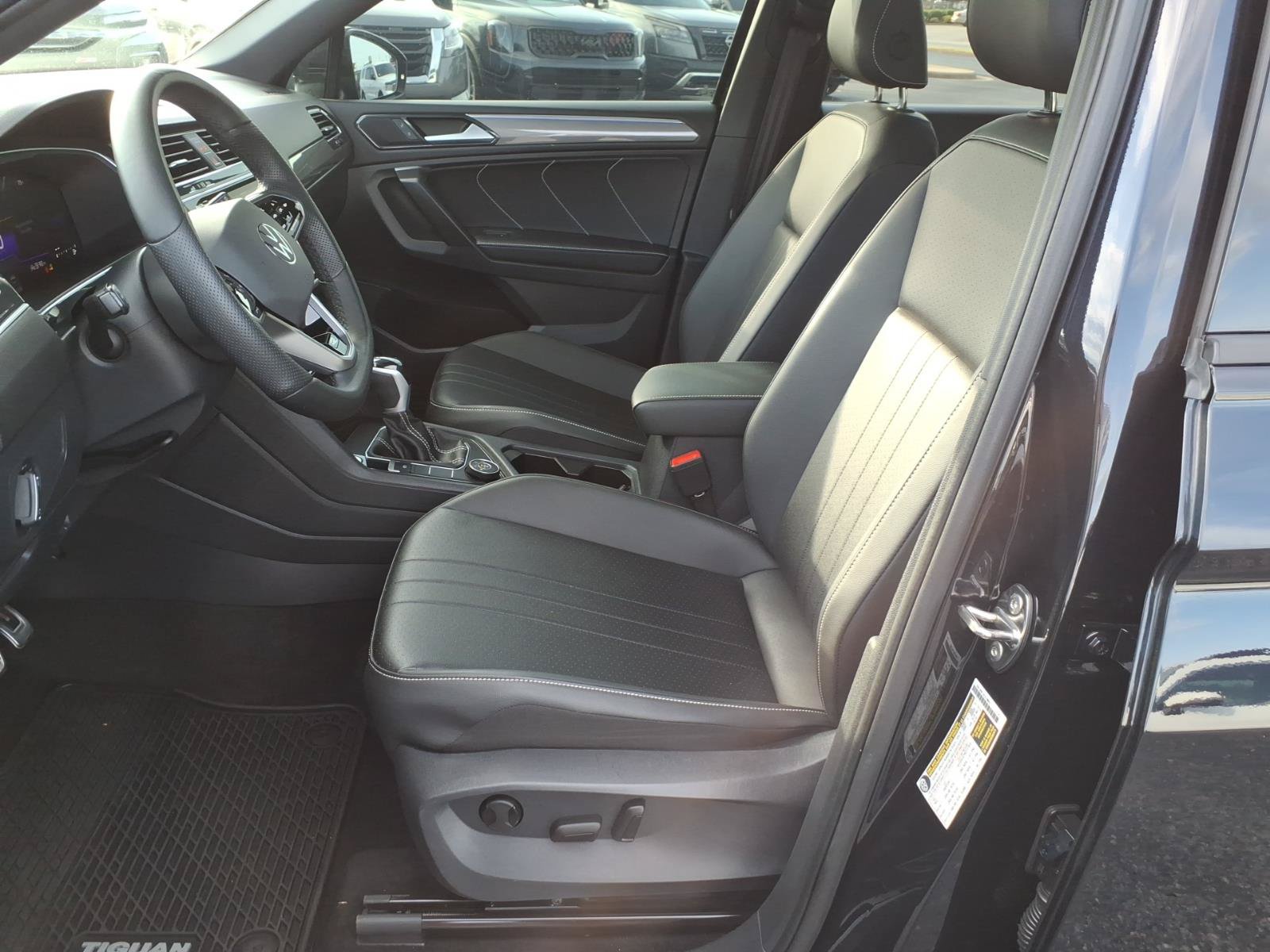 Used 2024 Volkswagen Tiguan SE R-Line AWD/4WD image 14