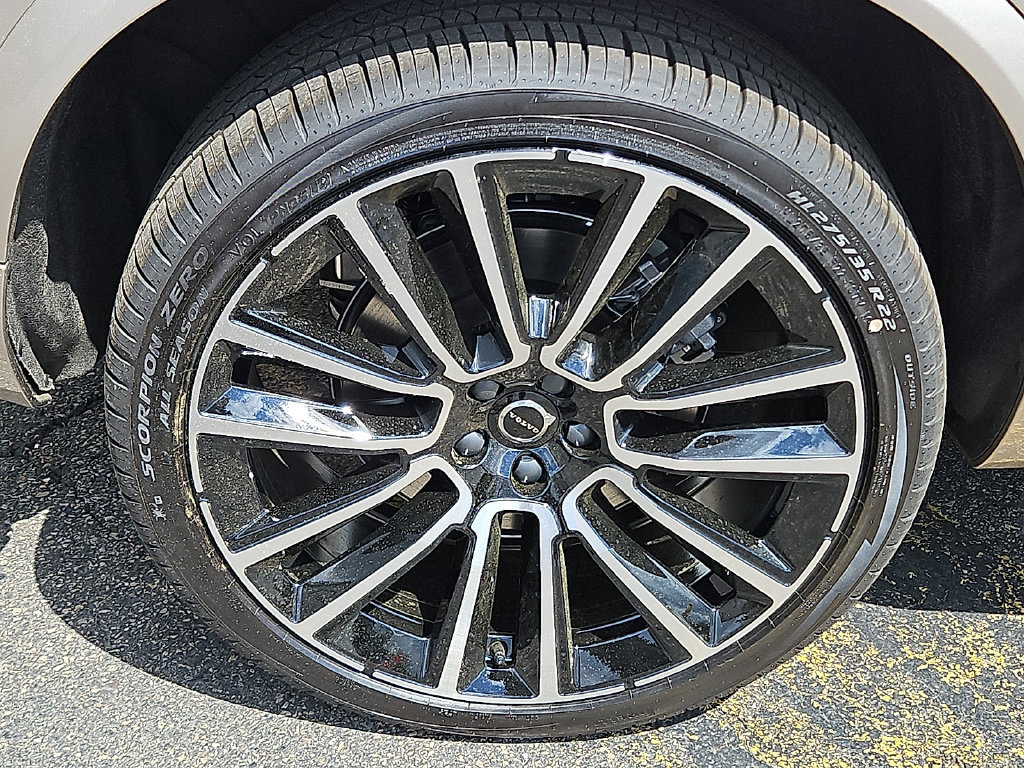 New 2026 Volvo XC90 B6 Plus w/ Protection Package Premier AWD/4WD image 8