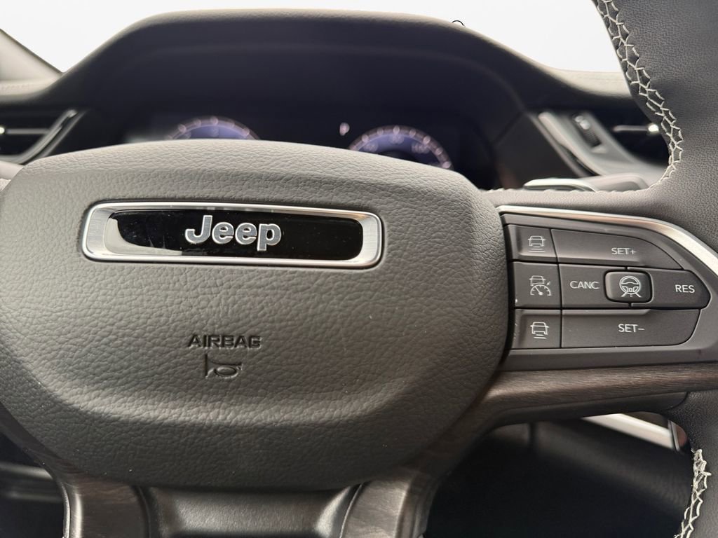 New 2026 Jeep Grand Cherokee Limited w/ Limited Altitude Package AWD/4WD image 26